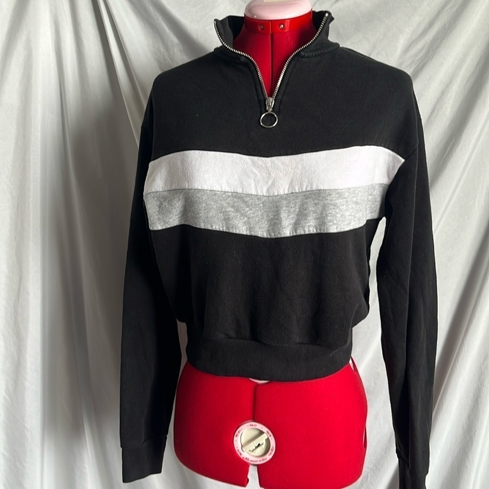 George Crop Quarter Zip Mock Neck Sweater MM308